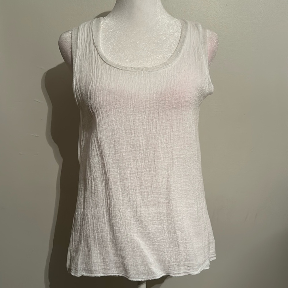 NWT Saks Fifth Avenue Sleeveless Top Size Medium.